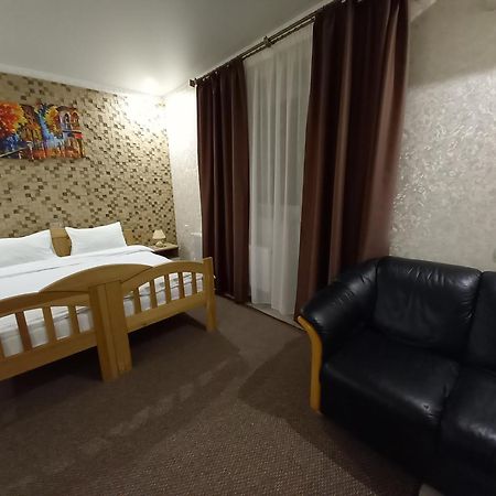 Готель River House Umanʼ 外观 照片