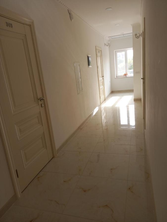 Готель River House Umanʼ 外观 照片