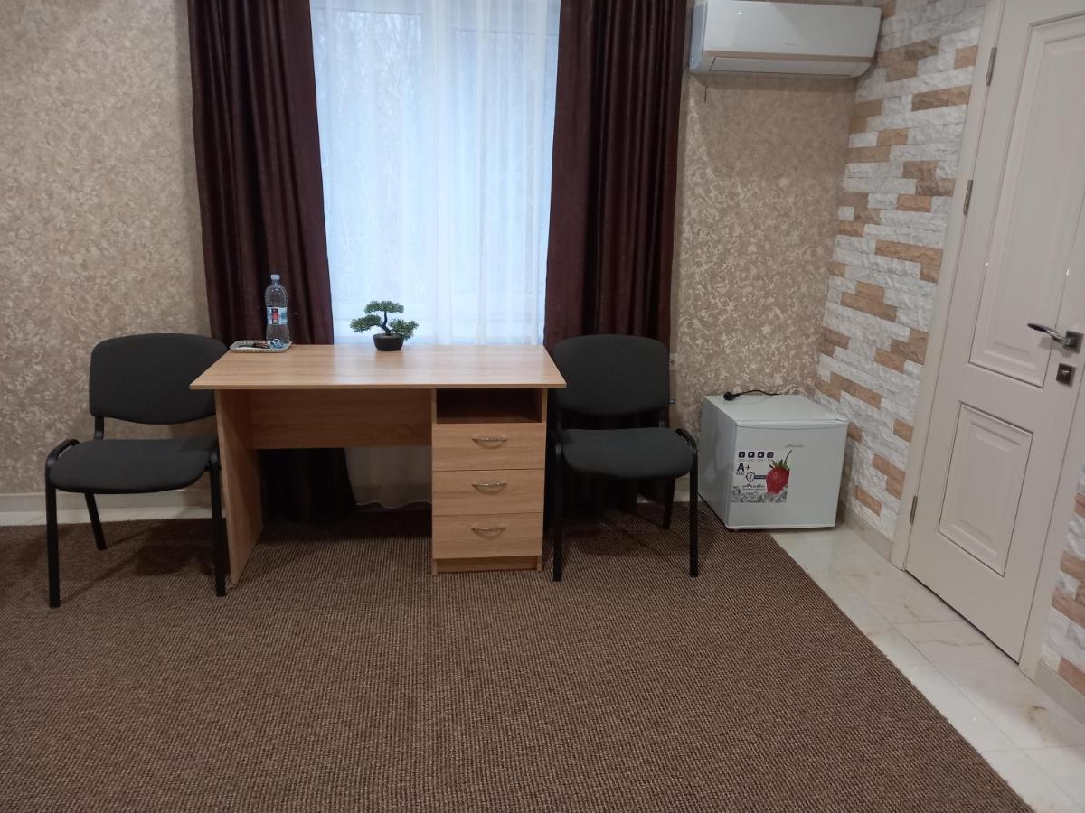Готель River House Umanʼ 外观 照片