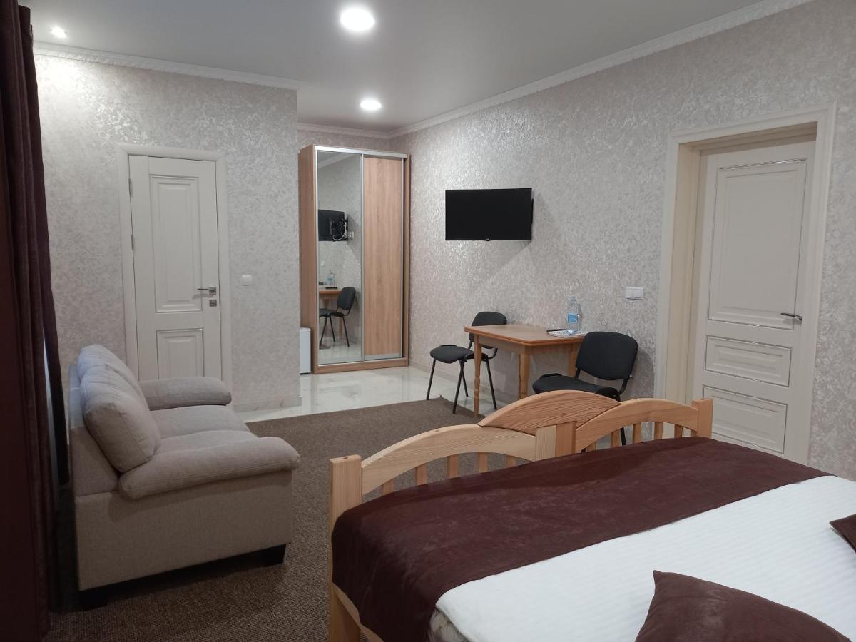 Готель River House Umanʼ 外观 照片