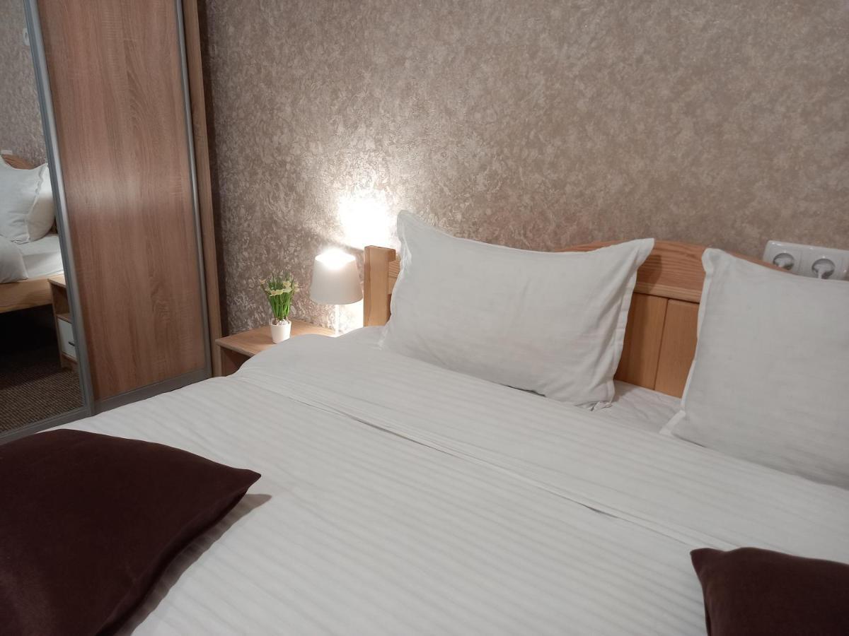Готель River House Umanʼ 外观 照片