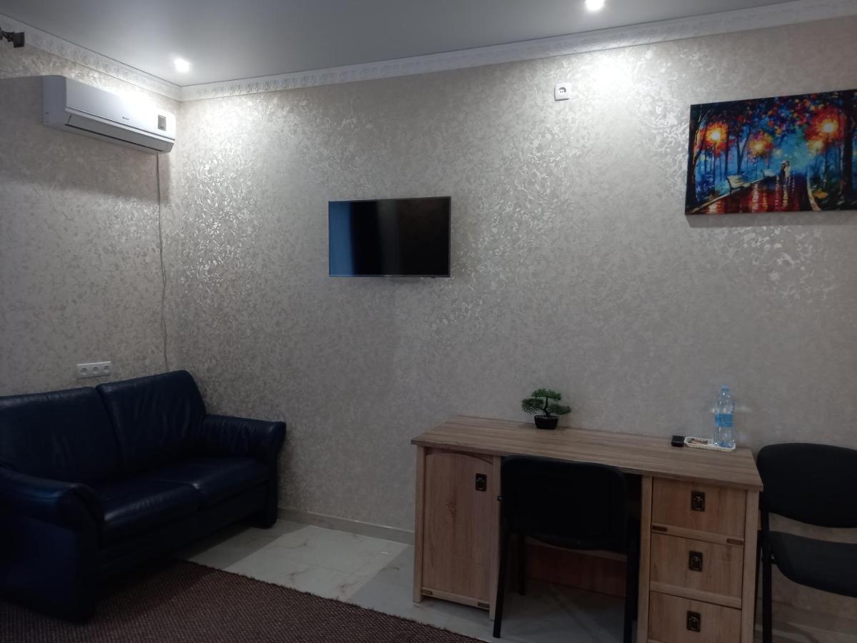 Готель River House Umanʼ 外观 照片