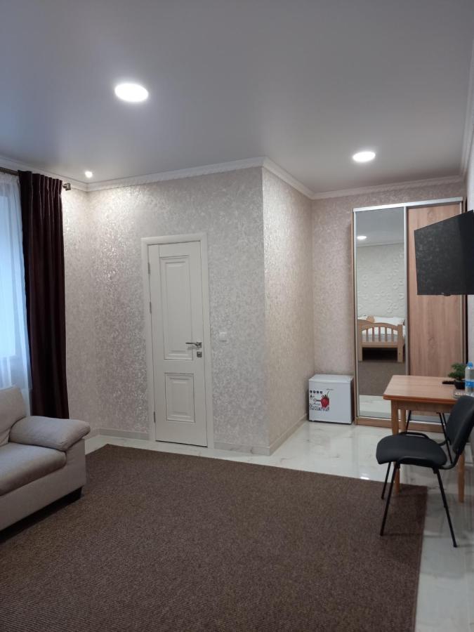 Готель River House Umanʼ 外观 照片