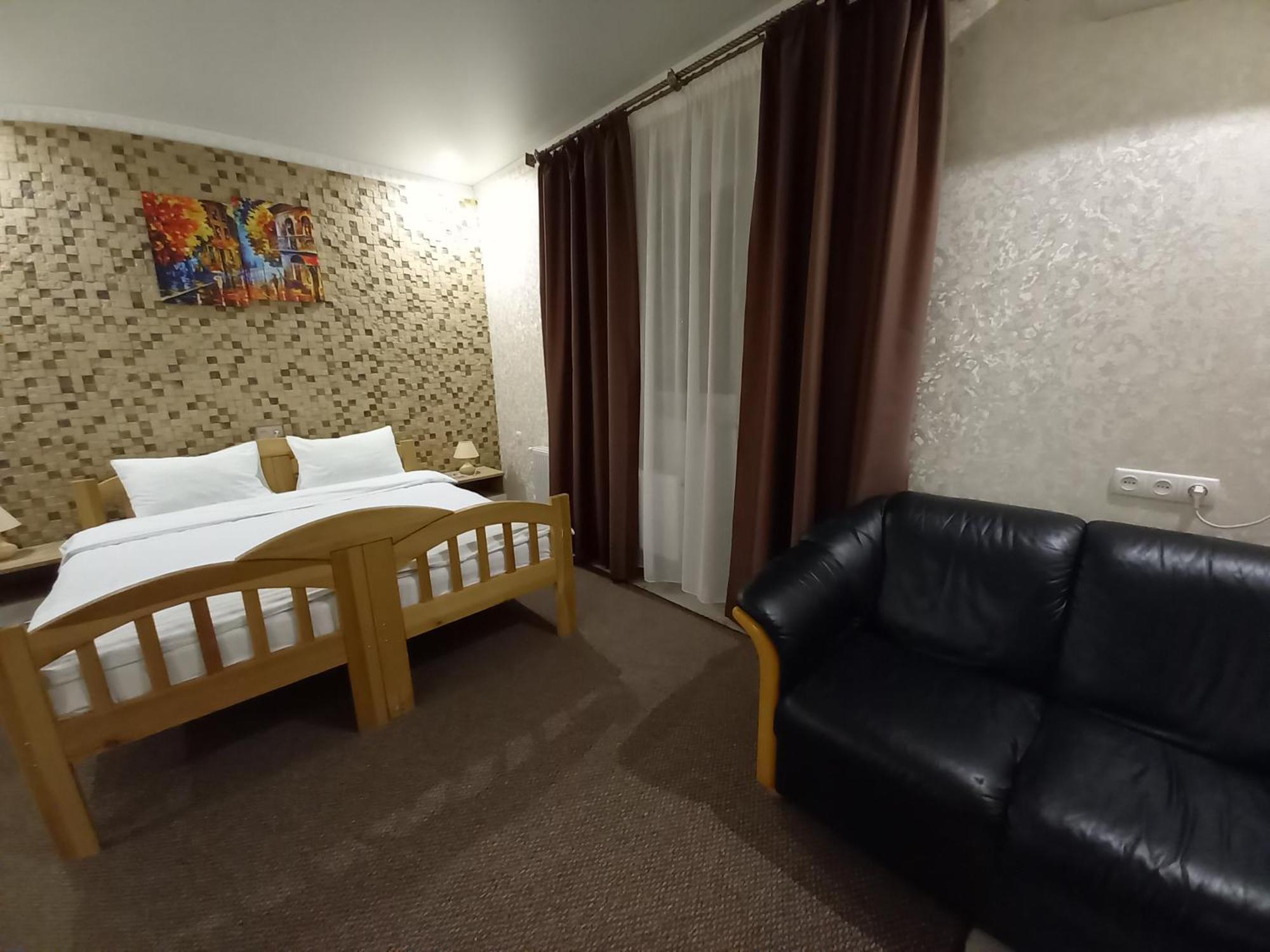 Готель River House Umanʼ 外观 照片