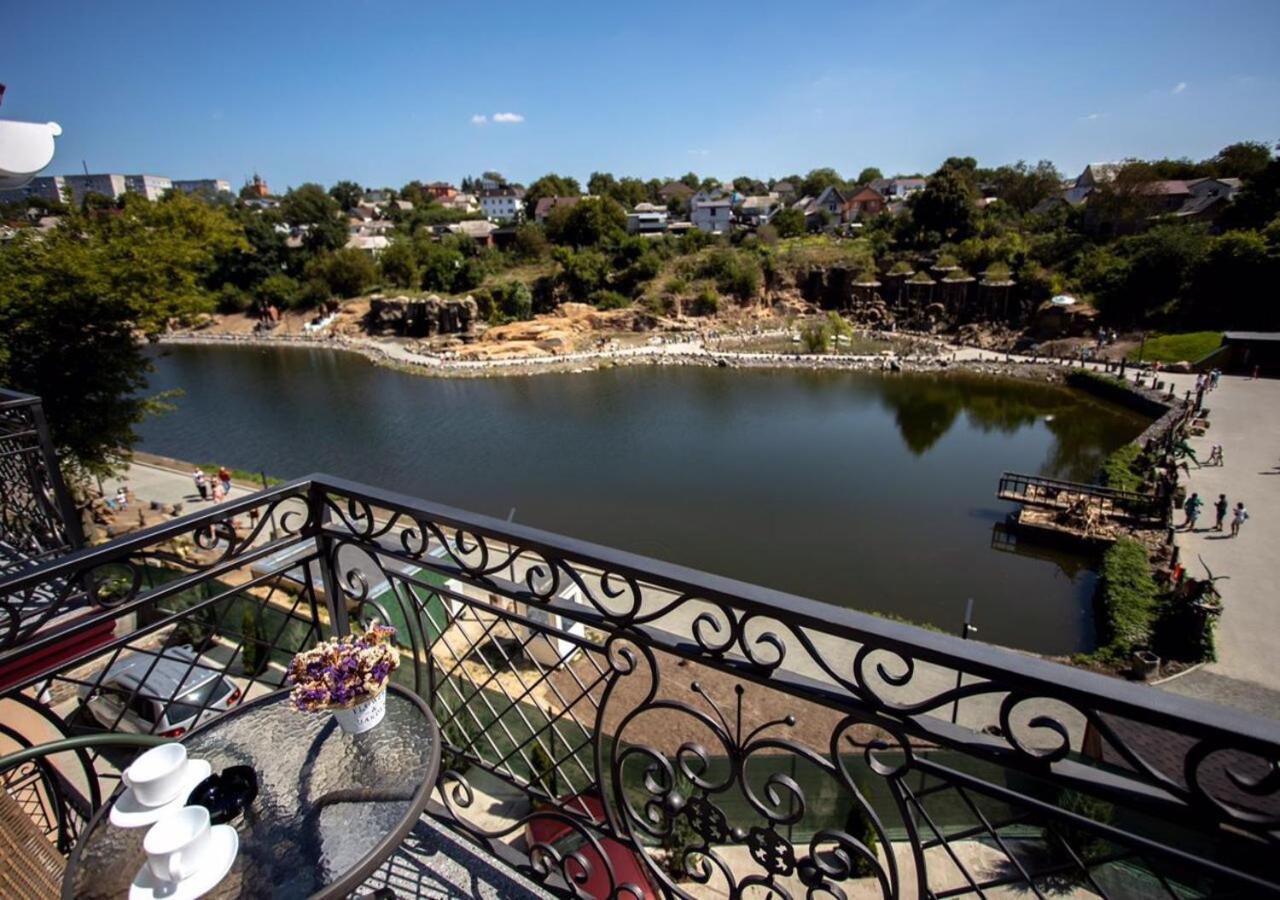 Готель River House Umanʼ 外观 照片