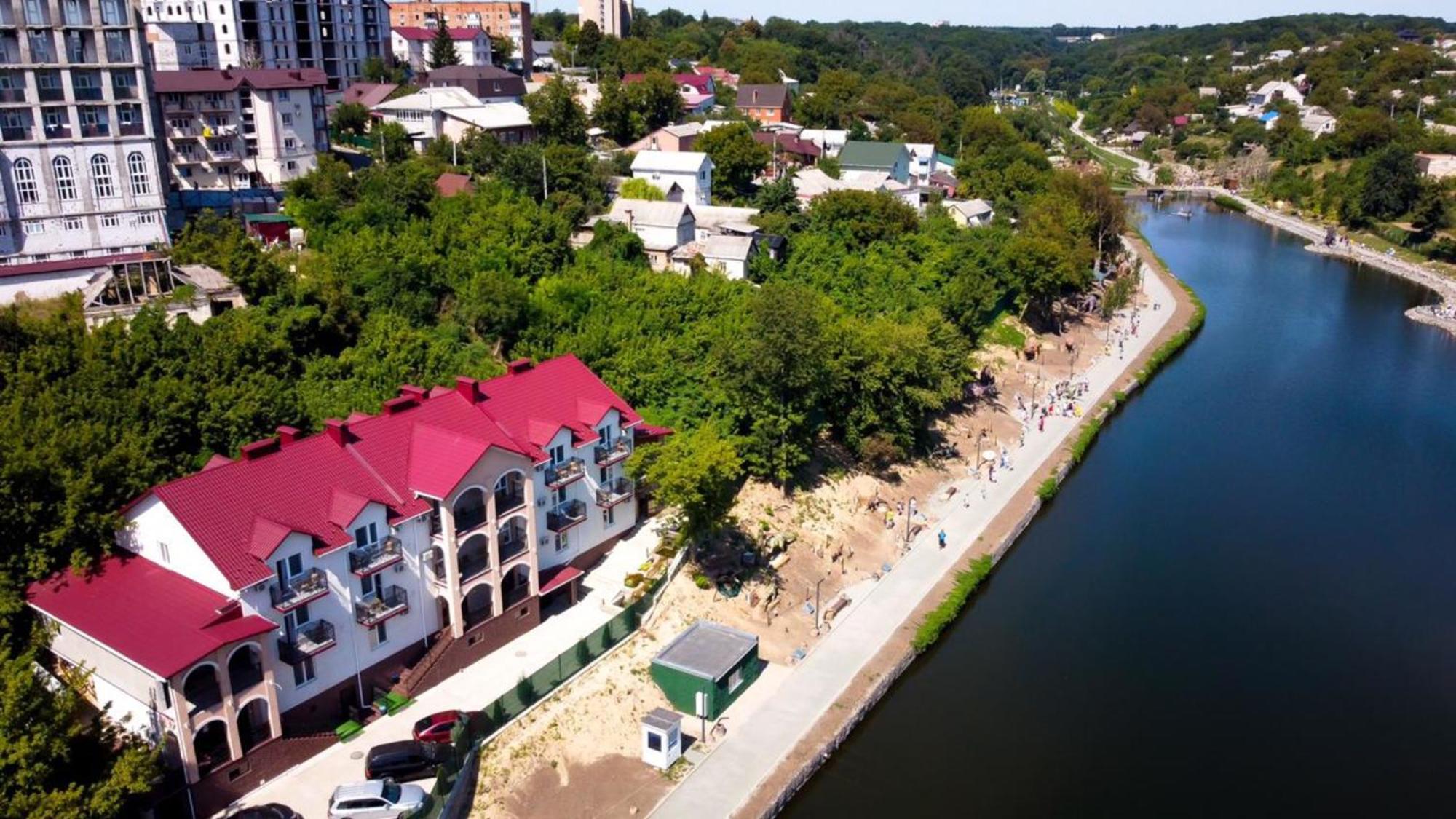 Готель River House Umanʼ 外观 照片