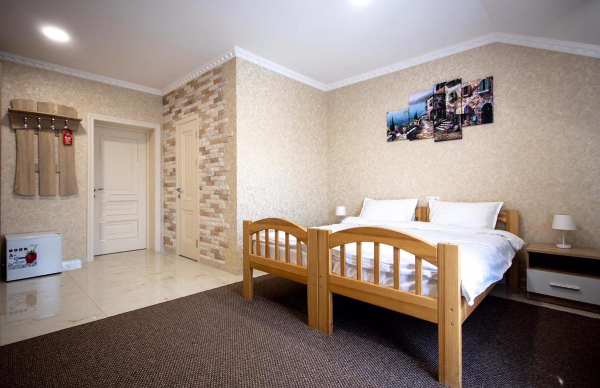Готель River House Umanʼ 外观 照片