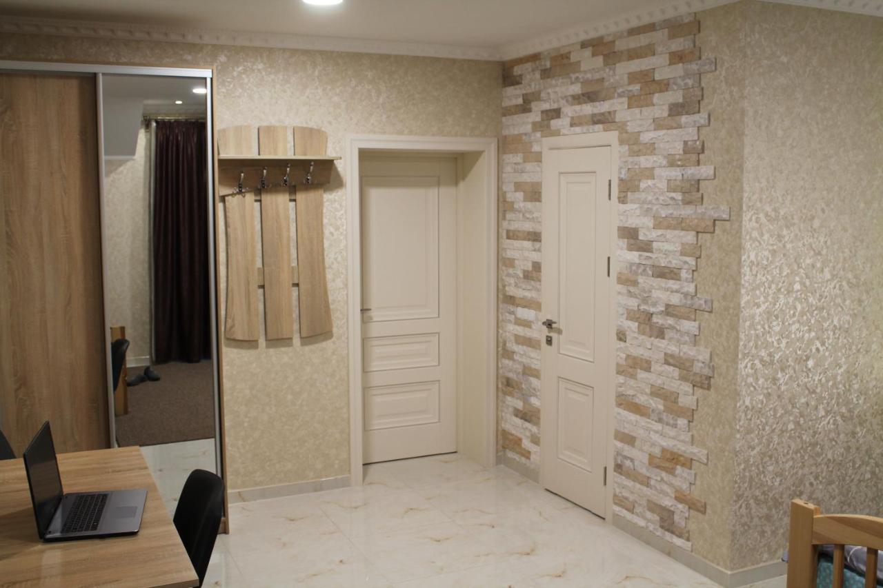 Готель River House Umanʼ 外观 照片