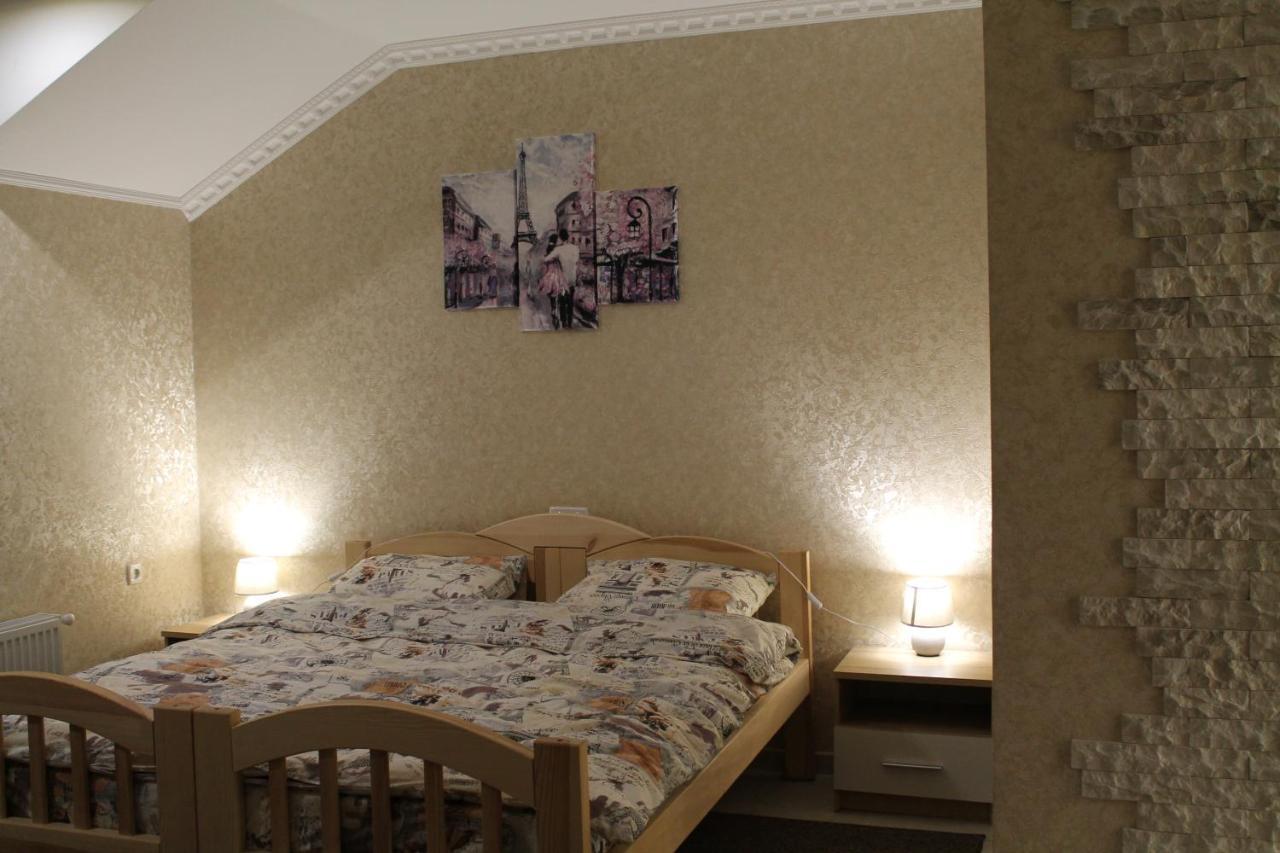 Готель River House Umanʼ 外观 照片